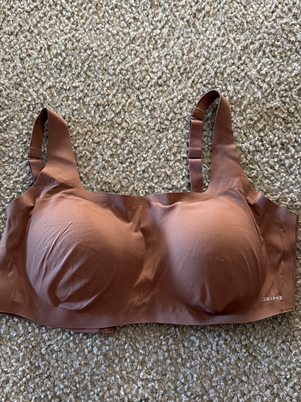SKIMS Stretch Seamless Wireless Bra in Warm Brown